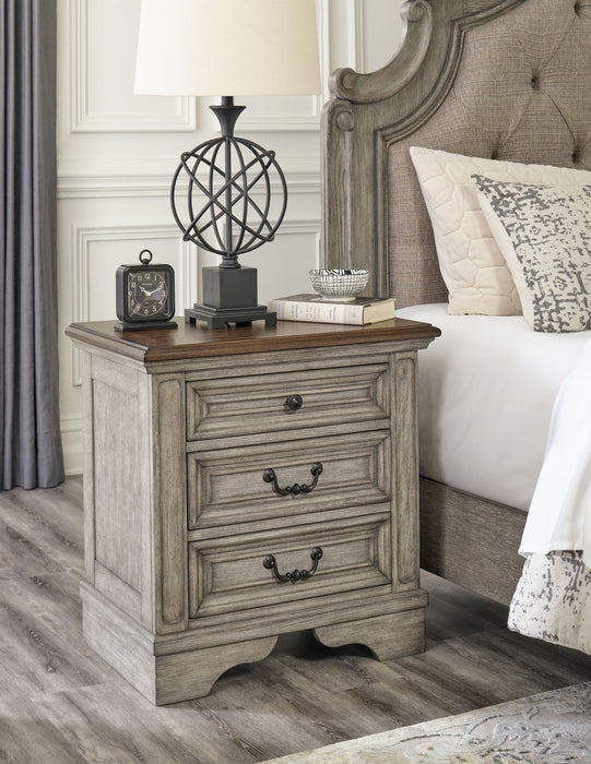 Lodenbay - 7 Pc. - Dresser, Mirror, Queen Panel Bed, 2 Nightstands - Antique Gray