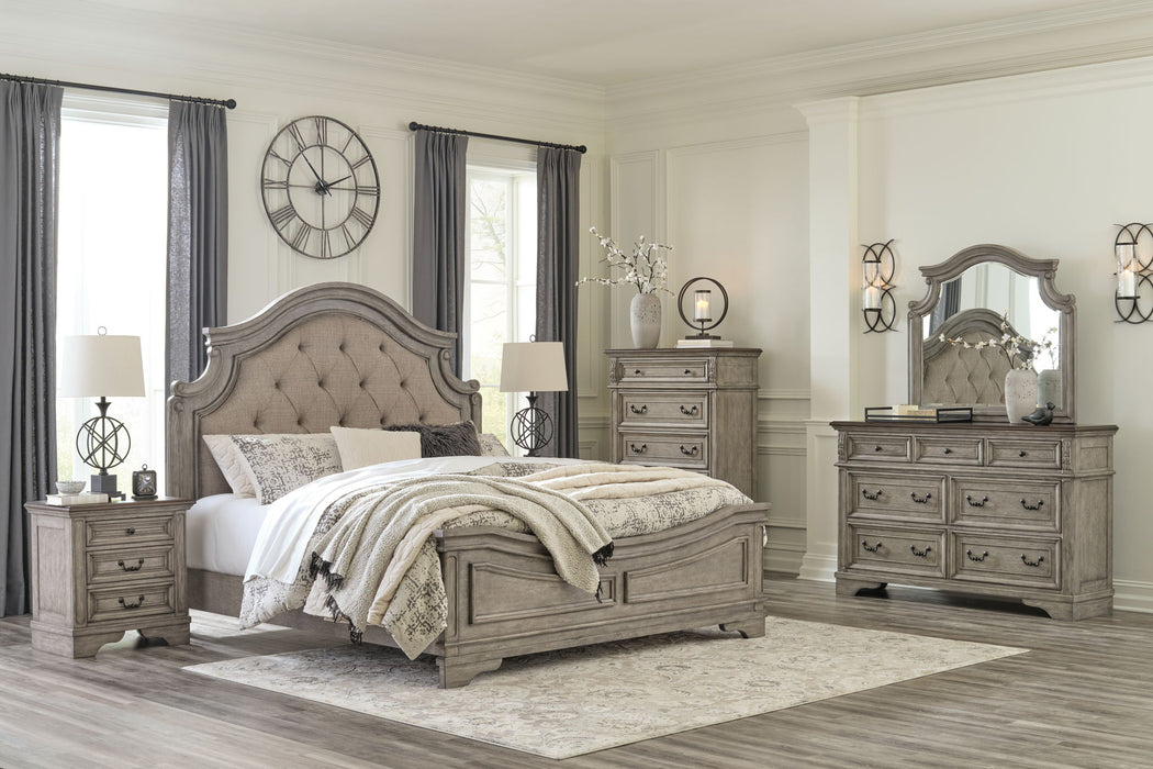 Lodenbay - 6 Pc. - Dresser, Mirror, Chest, California King Panel Bed - Antique Gray