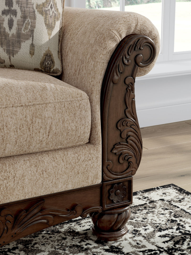 Chelsworth - Loveseat - Golden